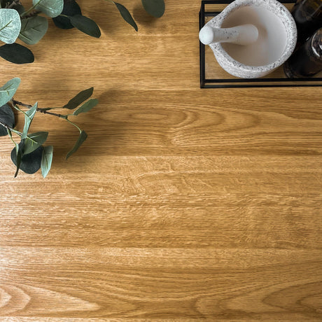 Trelook benkefolie i eik – slitesterk selvklebende folie for kjøkken og bordplate