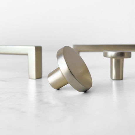 Knott børstet messing 30 mm - Lindas Dekor