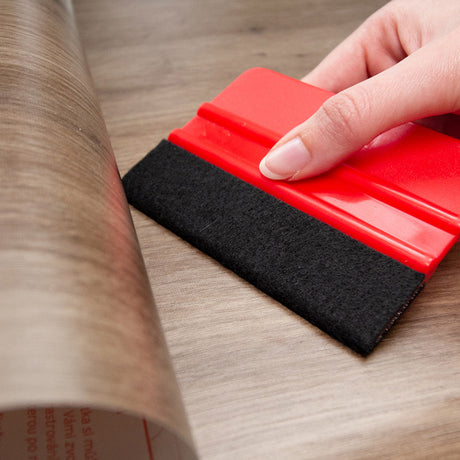 "Bordplate fornyet med Artisan Oak kontaktplast eik treverk look naturlig eikestruktur moderne interiør"

